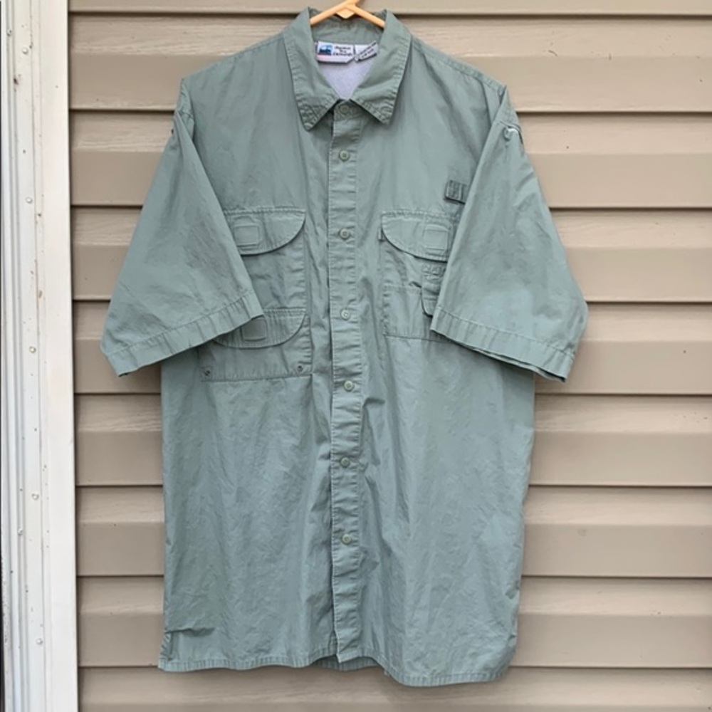 Against the Elements mens short sleeve shirt $5.25